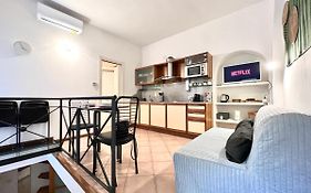 Old Style Navigli Apartment